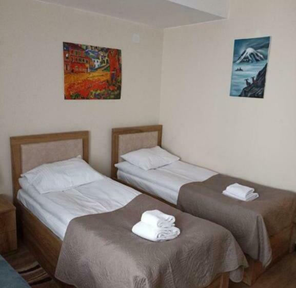 استودیوی استاندارد, Sunny Studio In Gudauri