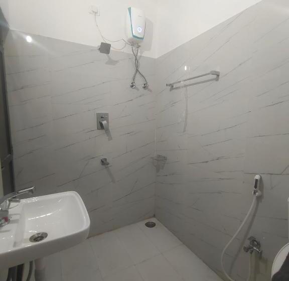 Номер Deluxe, Gokul Dham