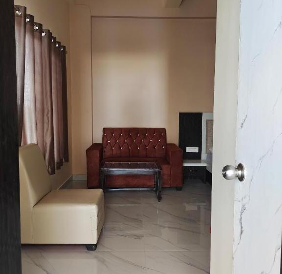 Трехместный Номер Deluxe, Gokul Dham