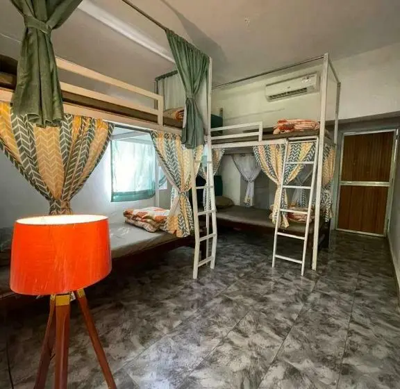 Seng i Delt Værelse, Kaabo Hostel