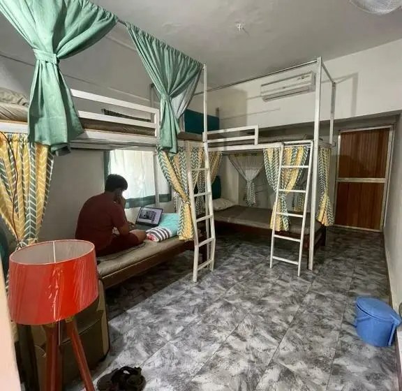 Seng i Delt Værelse, Kaabo Hostel