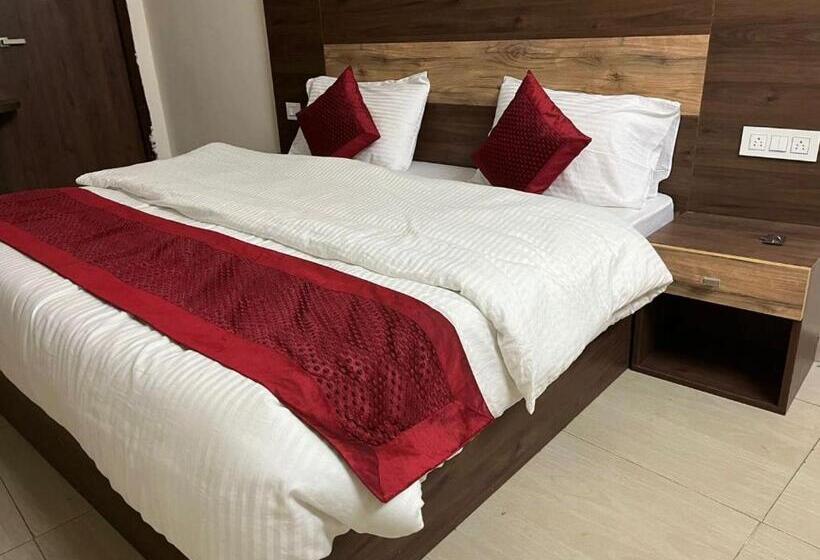 Номер Deluxe, Shailja & Ad Continental Restaurant