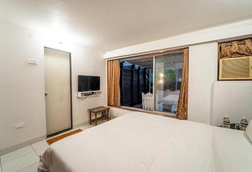 스탠다드 룸, The Signature Crest