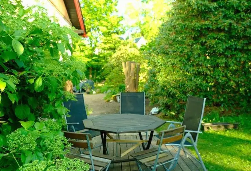 Standard Neljän Hengen Huone Jaettu Kylpyhuone, Villa Lydia