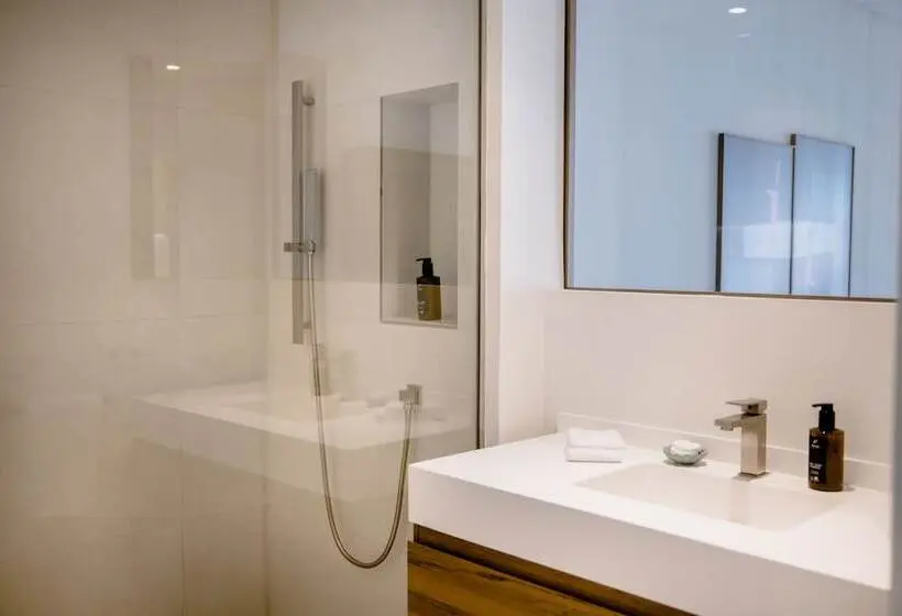 Classic studio with garden view, The Flag Hotel Marbella, Estepona - Adults Recommended