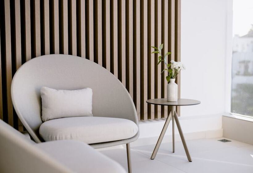 Classic studio with garden view, The Flag Hotel Marbella, Estepona - Adults Recommended