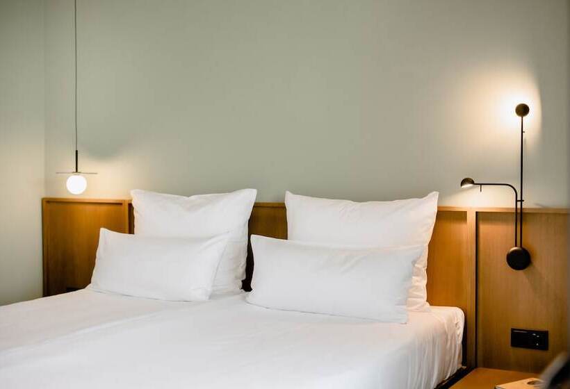 Classic studio with garden view, The Flag Hotel Marbella, Estepona - Adults Recommended