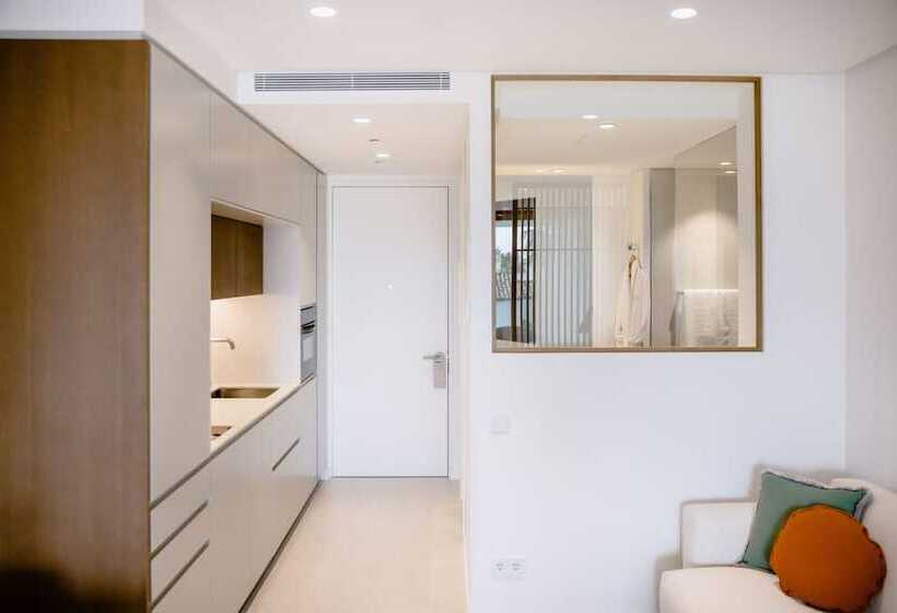 Classic studio with garden view, The Flag Hotel Marbella, Estepona - Adults Recommended