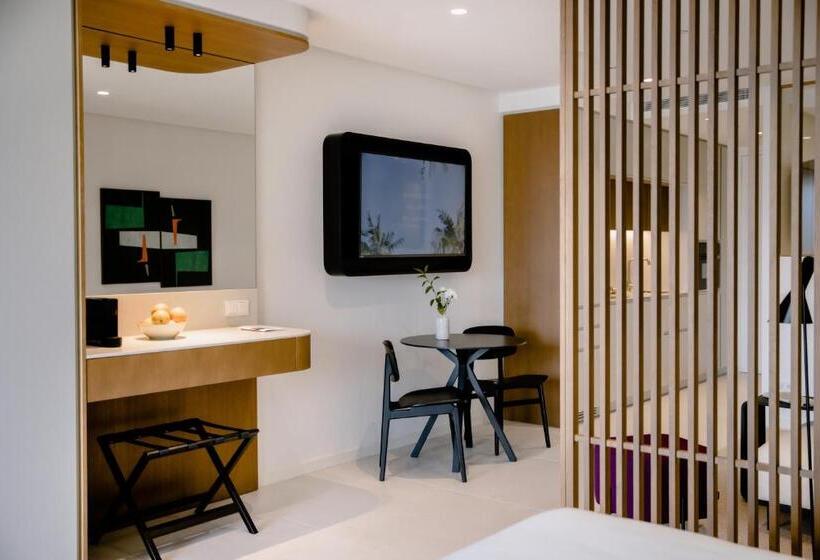 Classic studio with garden view, The Flag Hotel Marbella, Estepona - Adults Recommended