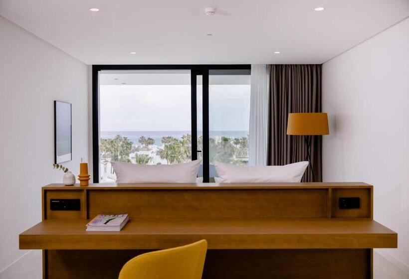 带海景的复工套房, The Flag Hotel Marbella, Estepona - Adults Recommended