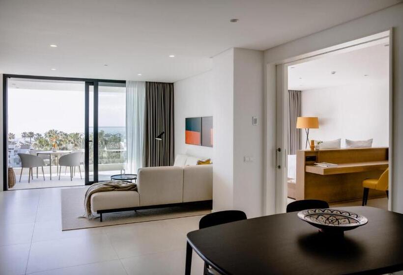 带海景的复工套房, The Flag Hotel Marbella, Estepona - Adults Recommended