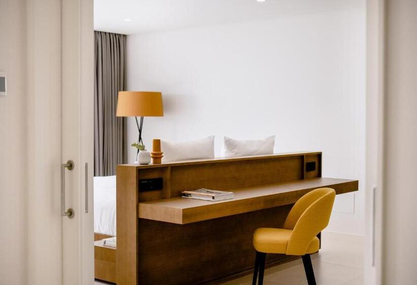 带海景的复工套房, The Flag Hotel Marbella, Estepona - Adults Recommended