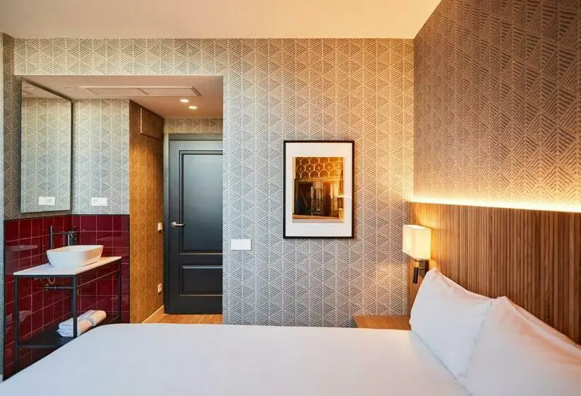 اتاق لوکس, Latroupe Prado Hostel