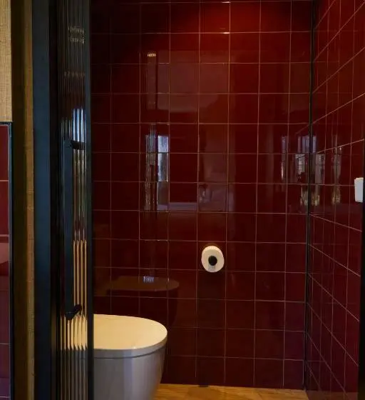 اتاق لوکس, Latroupe Prado Hostel