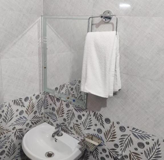 חדר דלוקס, Arya Inn