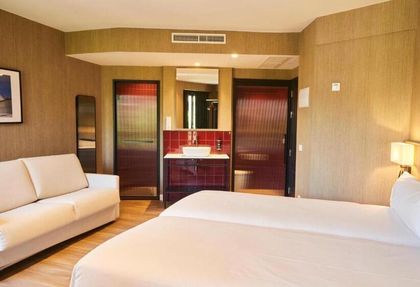 اتاق استاندارد با بالکن, Latroupe Prado Hostel