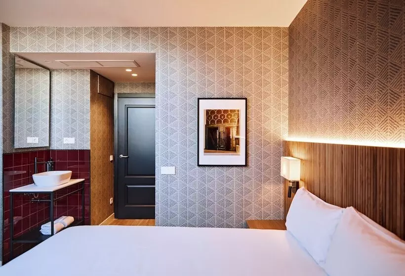 اتاق لوکس, Latroupe Prado Hostel