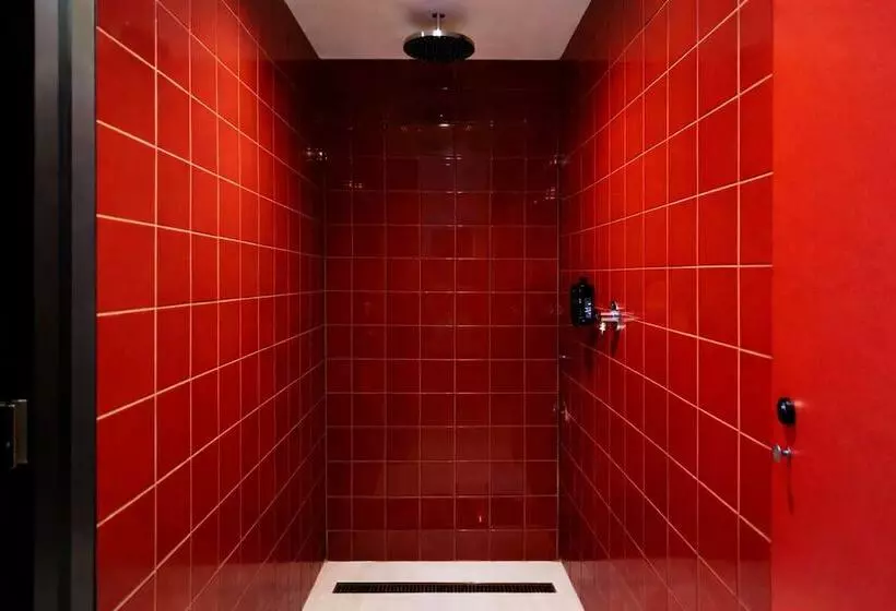 تختخواب در اتاق مشترک, Latroupe Prado Hostel