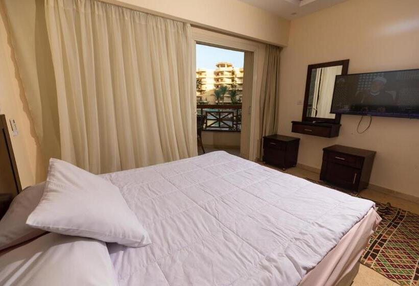 استودیو استاندارد با چشم‌انداز استخر, Palma Resort Hurghda