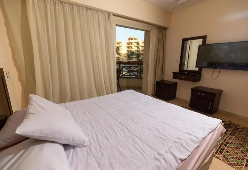 استودیو استاندارد با چشمانداز استخر, Palma Resort Hurghda