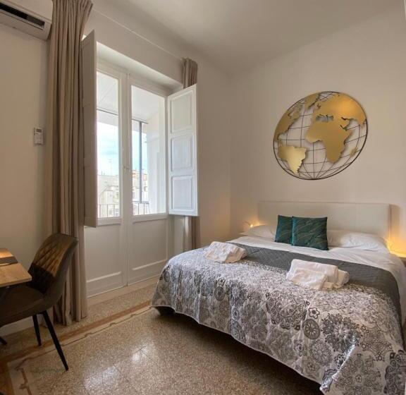 اتاق استاندارد با سرویس بهداشتی مشترک, Cavour 221   Central Station