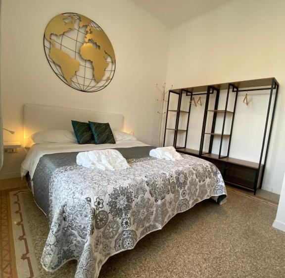 اتاق استاندارد با سرویس بهداشتی مشترک, Cavour 221   Central Station