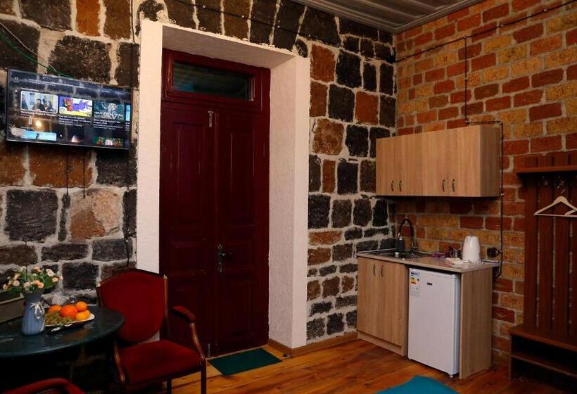 اتاق استاندارد, Onoyi Tun Guest House