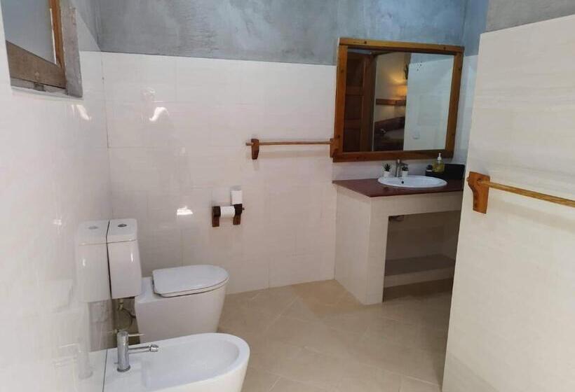اتاق سه نفره دلوکس با چشم‌انداز دریا, Reethi Villa Vaavu Thinadhoo