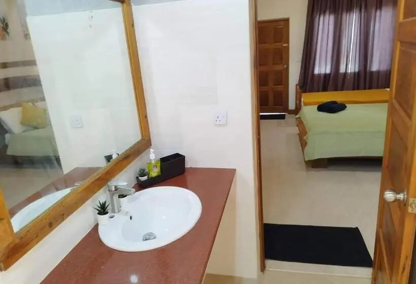 Habitació Triple Deluxe Vista Mar, Reethi Villa Vaavu Thinadhoo
