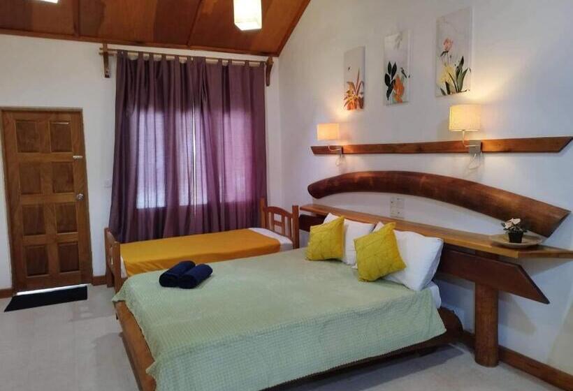 Habitació Triple Deluxe Vista Mar, Reethi Villa Vaavu Thinadhoo