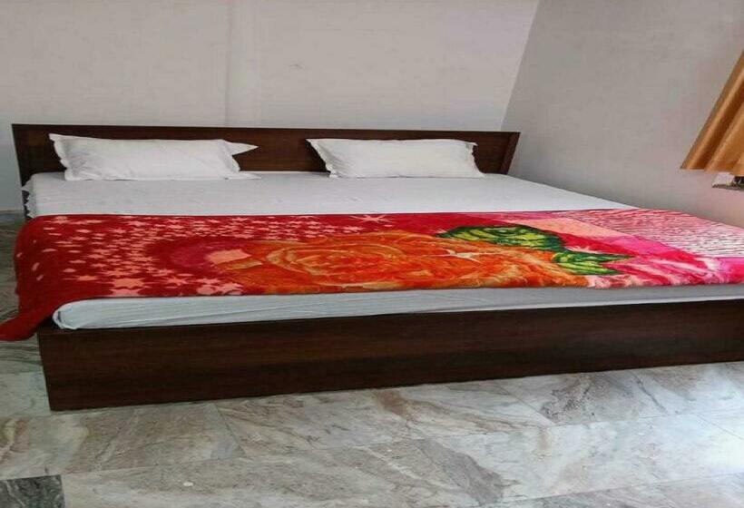 חדר קלאסי לשלושה, Oyo 70405  K