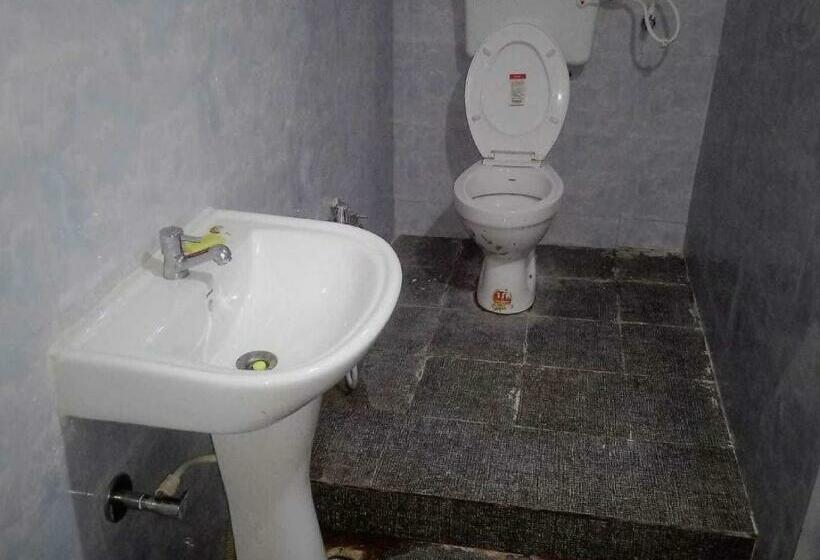 Трехместный Номер Классика, Oyo 70405  K