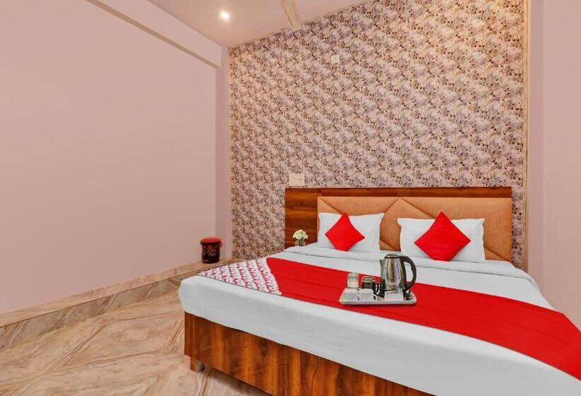 חדר קלאסי לשלושה, Oyo Flagship 70374  C R K Inn