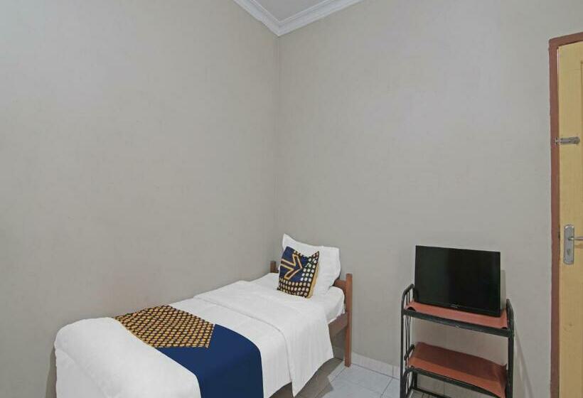 חדר יחיד בסיסי, Spot On 91958 Flamboyan 25 Homestay Syariah