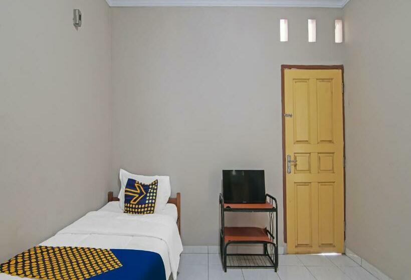 חדר יחיד בסיסי, Spot On 91958 Flamboyan 25 Homestay Syariah