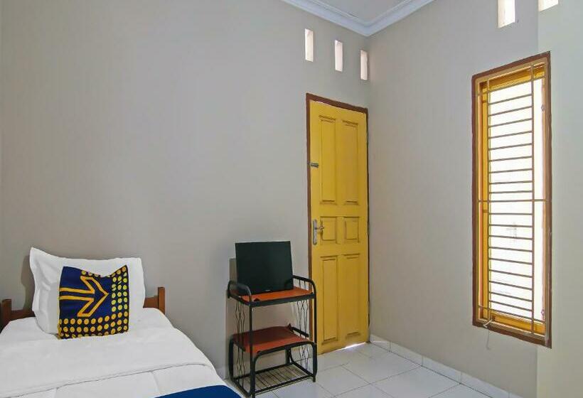 חדר יחיד בסיסי, Spot On 91958 Flamboyan 25 Homestay Syariah