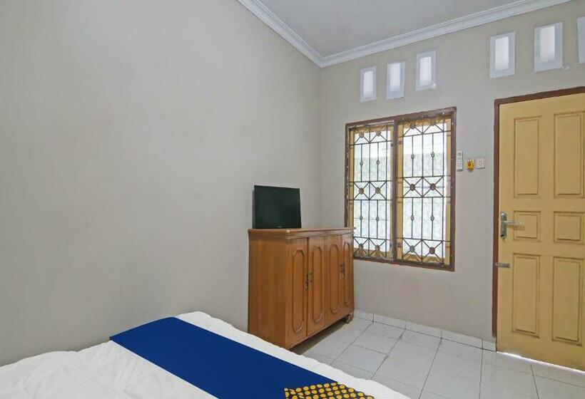 חדר סטנדרט, Spot On 91958 Flamboyan 25 Homestay Syariah