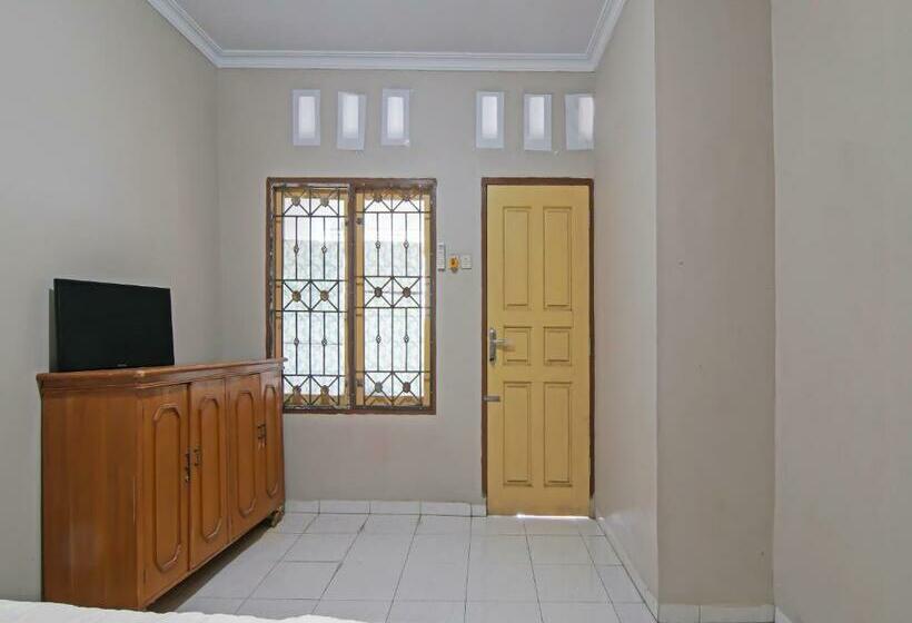 חדר סטנדרט, Spot On 91958 Flamboyan 25 Homestay Syariah