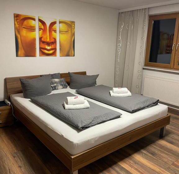 جناح جونيور, Haus St. Martin