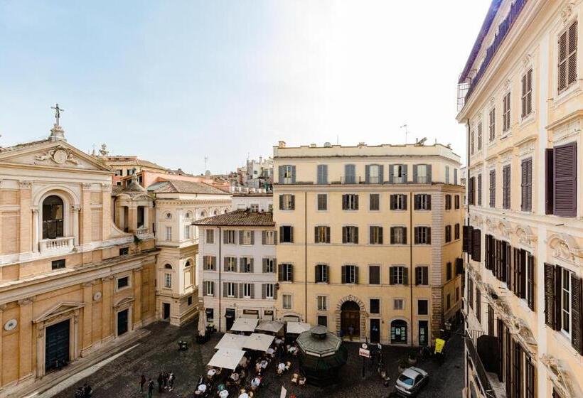 اتاق لوکس, Torre Capranica