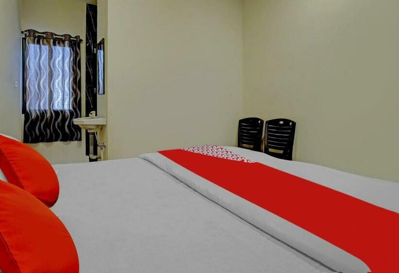 חדר קלאסי לשלושה, Flagship The Chirag Resort