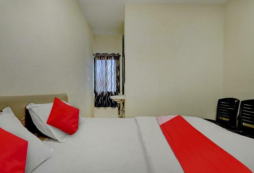 חדר קלאסי לשלושה, Flagship The Chirag Resort