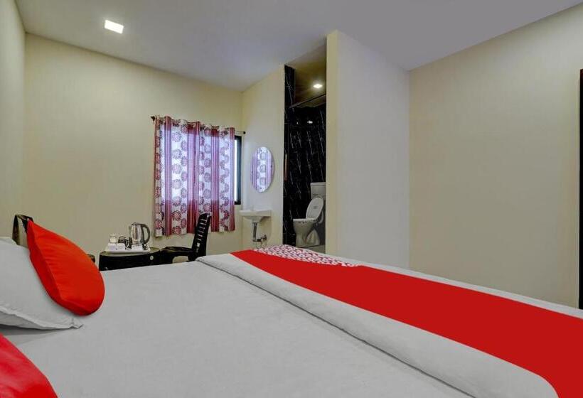 חדר קלאסי לשלושה, Flagship The Chirag Resort