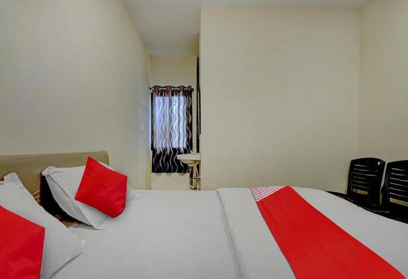 חדר קלאסי לשלושה, Flagship The Chirag Resort