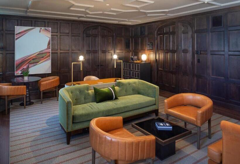 스위트 킹사이즈 침대, 21c Museum Hotel St Louis