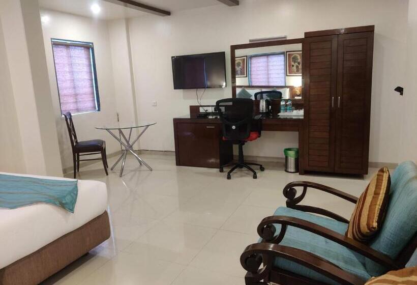 סוויטה עם מרפסת, Masara Biznotel