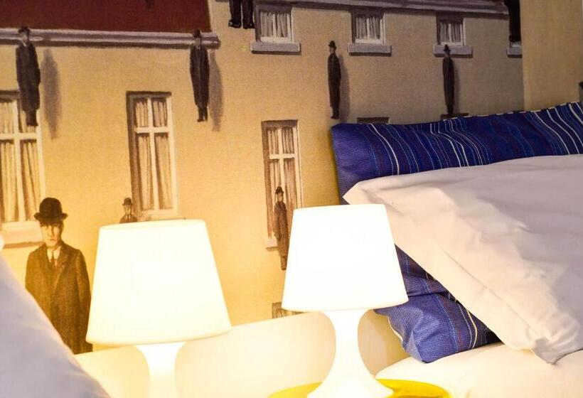 이코노미 룸, Camere D Artista