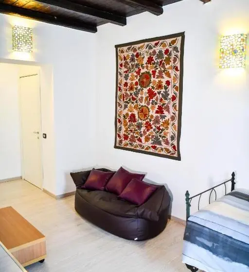 اتاق استاندارد چهارنفره با بالکن, Camere D Artista