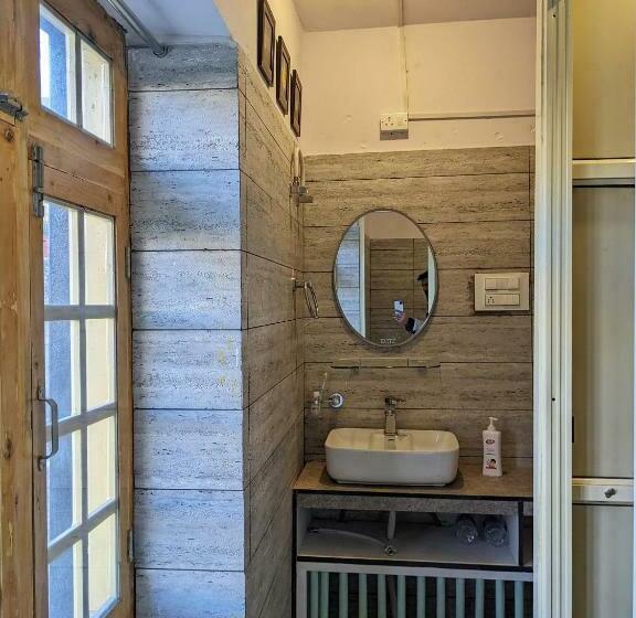 Кровать в Общей Комнате, Social Courtyard Spiti