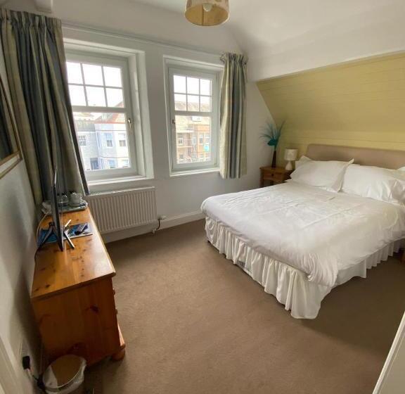 스탠다드 룸, The Calder House